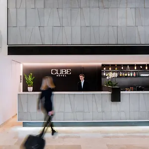 호텔 Cube