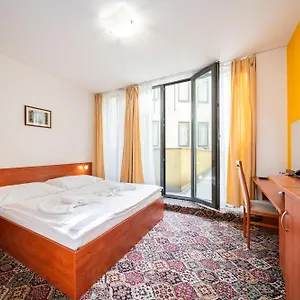 3* Hotel De Luxe